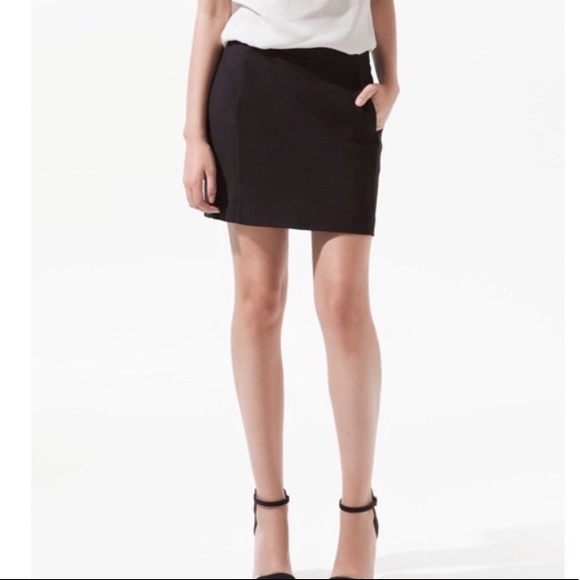 Banana Republic Black Woven Mini Skirt 